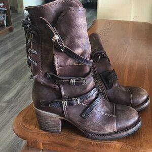 Freebirds Cora by Steven- brown leather boots size 8 gently used.